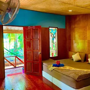  Privatunterkunft Lantacoconutgardenbungalow